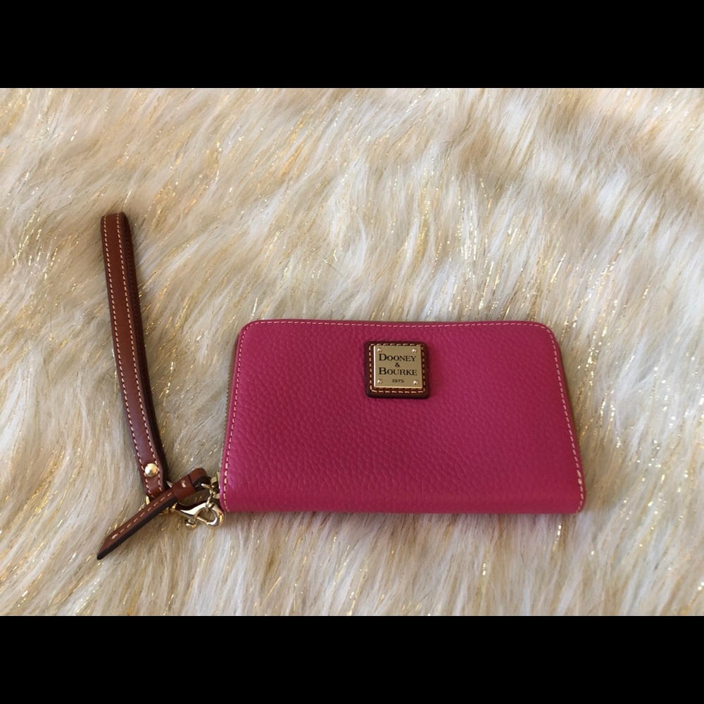 Dooney & Bourke wristlet/wallet